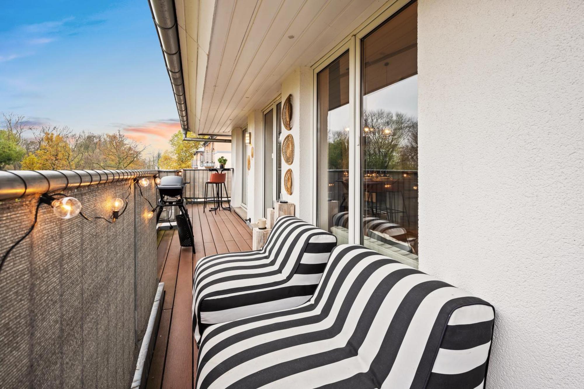 Edler Wohnraum Schwanenteich-Penthouse Mit Garage, Grill, Kaffeevollautomat, Klima, Lift & Terrasse Apartment ซวิคเคา ภายนอก รูปภาพ